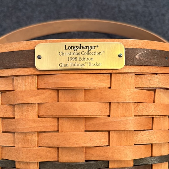 Longaberger Christmas edition Glad Tidings basket with swing handle - Picture 2 of 8